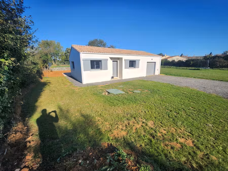 maison plain-pied récente à ste gemme la plaine