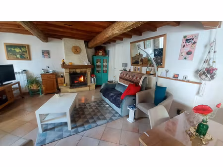 eyragues (13630) - maison de village avec bel exterieur et g