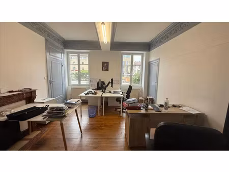 bureaux rdc - 122 m² - centre-ville place bons enfants