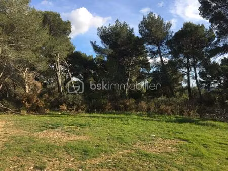 terrain de loisirs de 4 644 m² à lambesc