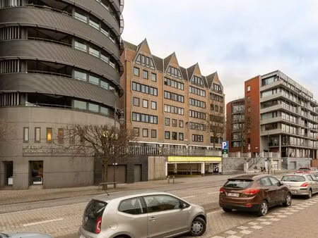 gemeubelde studio op toplocatie in hartje stad!