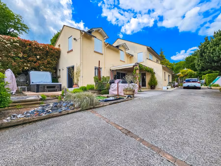 havre de paix  villa 7 pièces avec piscine  spa et grand terrain à saint-beauzély - à 15 m