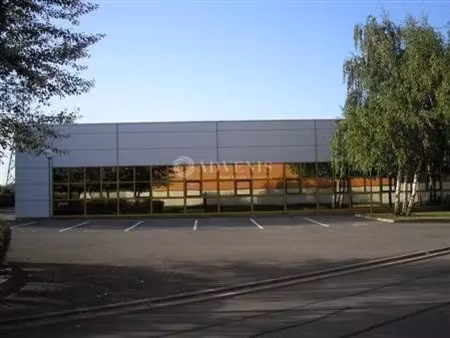 local d'activités a louer