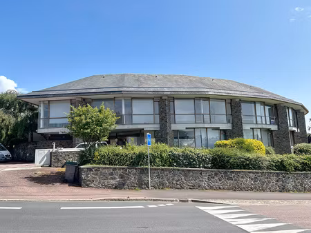 achat local professionnel 1 100m² coutances 50200