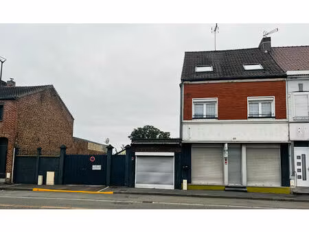 immeuble de rapport avec terrain constructible.