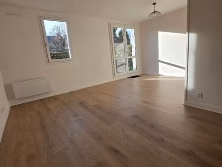 à vendre - studio rénové 35m² avec jardinet et garage - orléans