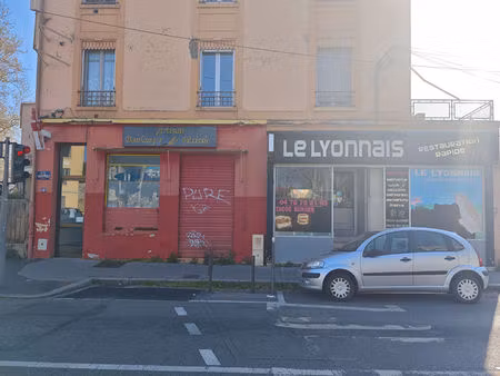 local commercial lyon 105.38 m2