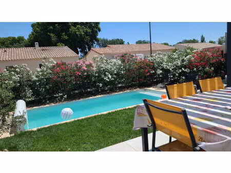 raphèle-les-arles : élégante villa avec piscine + terrain calme et finitions haut de gamme