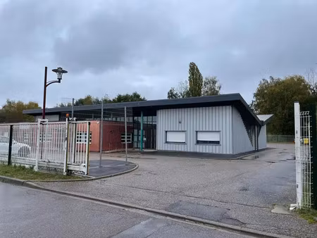 local d'activité l hopital 216 m2