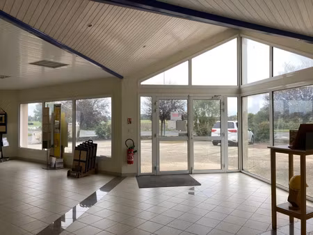 local professionnel à vendre la copechagniere 8 pièce(s) 688m2 321 000€