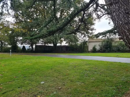 vente terrain à saint-philbert-de-grand-lieu (44310) : à vendre / 914m² saint-philbert-de-