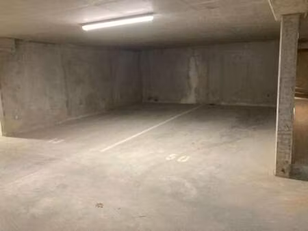 location garage box et parking à saint-jacques-de-la-lande (35136) : à louer / saint-jacqu