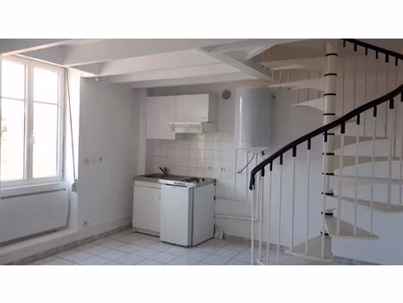 duplex t2 - 26.14 m2 - quartier voltaire-auxonne