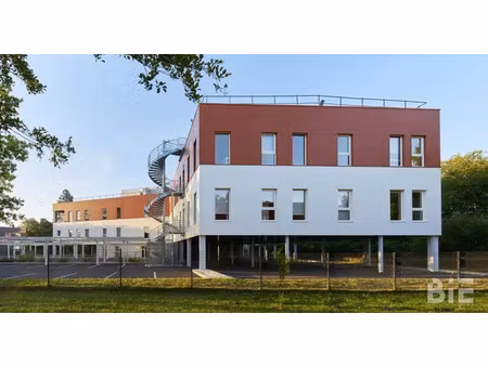 location bureau le haillan 33185