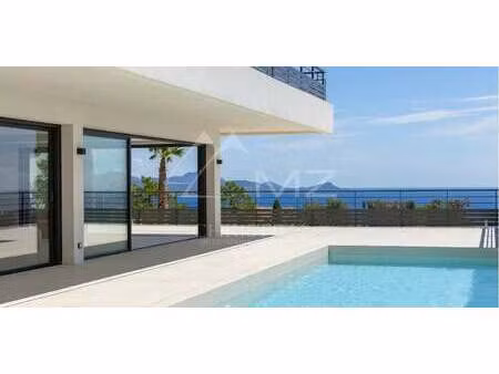 villa avec piscine et terrasse les issambres (83)