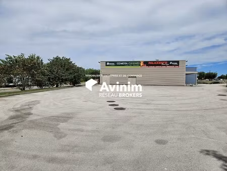 location local commercial