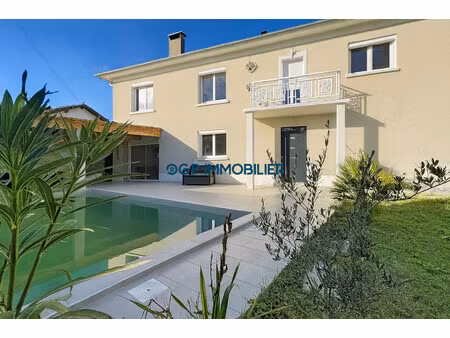 maison hyper centre proche commodites