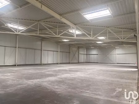 location commerce 900 m² à eslettes (76710)