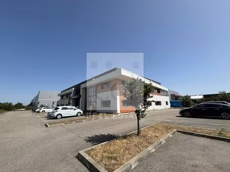 location commerce 3353 m² à jonage (69330)