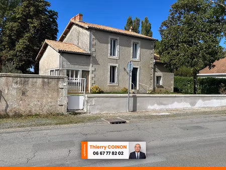 charmante maison individuelle proche centre bourg sur 1751 m² de jardin  annexes et dépend