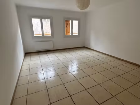 location appartement 4 pièces 95.84 m² à limoux (11300)  650 €