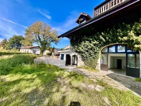 a vendre  villy-le-pelloux  superbe maison mitoyenne dans un écrin de verdure