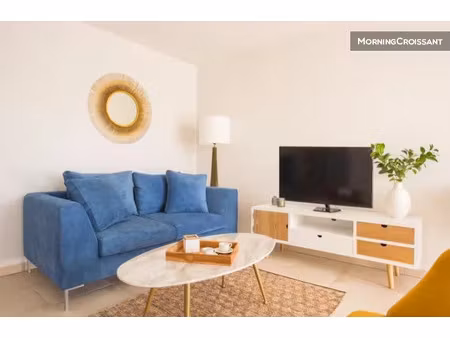 location meublée appartement 2 pièces 42 m² à villeneuve-les-avignon (30400)  1 190 €