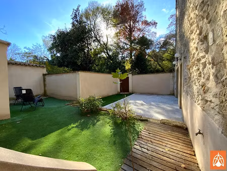 location meublée appartement 5 pièces 96 m² à grans (13450)  1 650 €