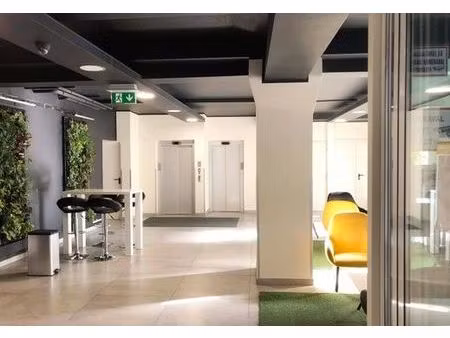 prestigieux bureau de 691 m2 en location - vannes  france