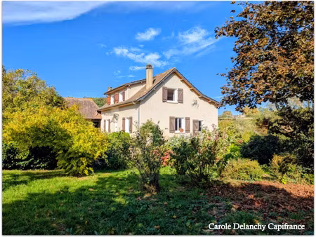 maison familiale - 4/5 chambres -à vendre à boueilh  dépendances sur 2000 m² de terrain