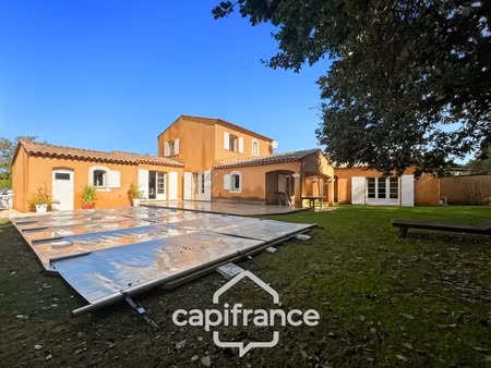 maison individuelle et familiale de 165 m2  7 pièces  située à alleins proche salon de pro