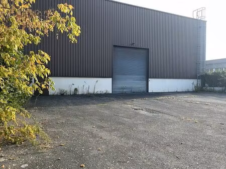 location local d'activités st ouen l'aumone 1 200 m²