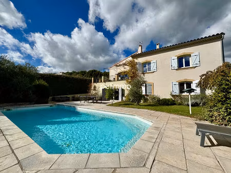 lamanon - maison t8 - 227m² / 841m²