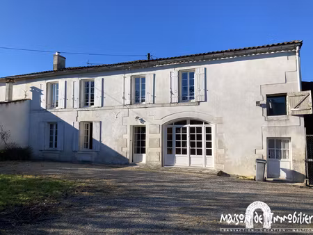 a louer à julienne (charente) - maison de village - 120m2 -