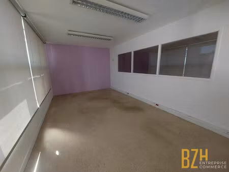 location local professionnel 112m²