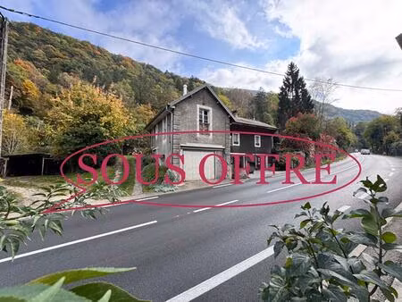 saint cassin  maison à fort potentiel - idéale projet de rénovation! 107m2 sur un terrain 