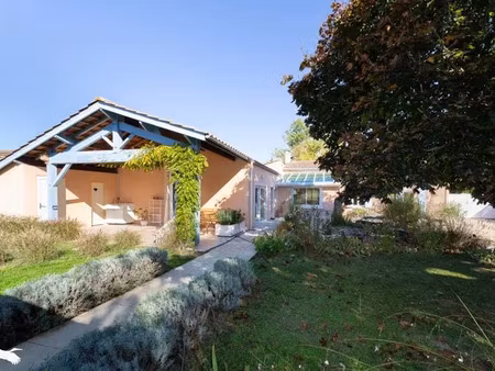 vente maison 5 pièces 162 m² à saint-seurin-de-cursac (33390)  370 904 €