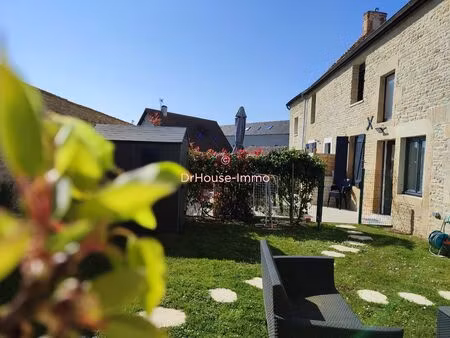 maison en pierre à banville