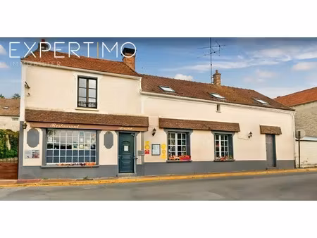 joli restaurant traditionnel renommé avec logement et licenc