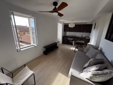 location appartement 2 pièces 39 m² à villefranche-sur-mer (06230)  1 350 €