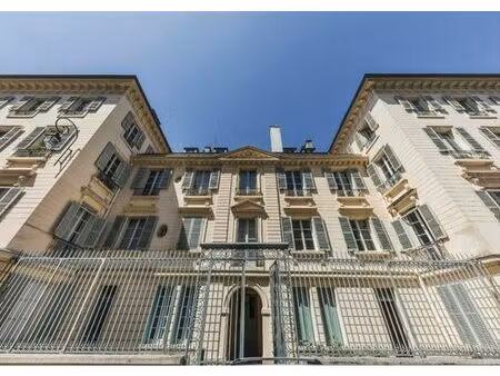 prestigieux immeuble de rapport en vente à versailles  france