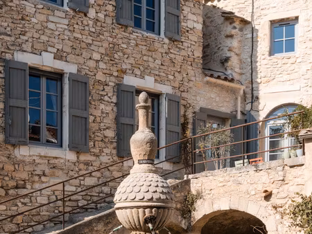 maison en pierre authentique  entièrement restaurée de 130 m²