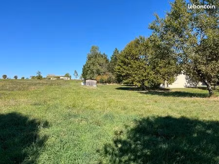 terrain 1 031 m² velines