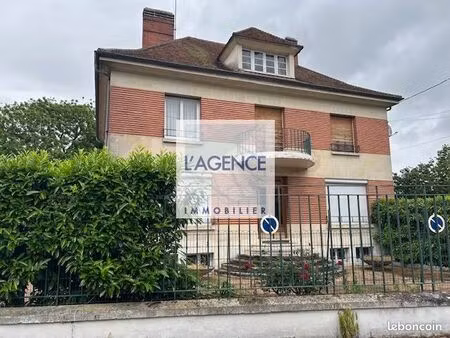 maison 10 pièces 235 m²