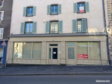 local commercial 143 m²