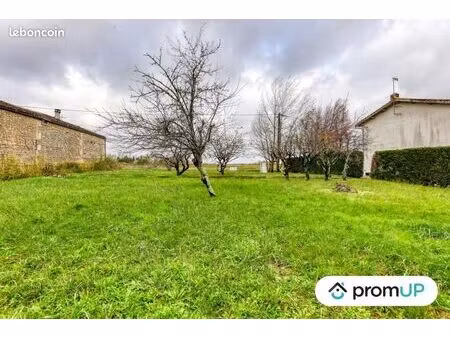 terrain 834 m² boutiers saint trojan