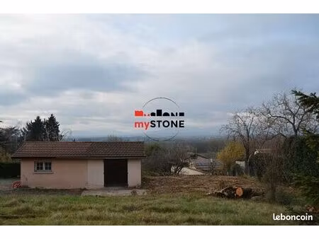 terrain 621 m² genouilleux