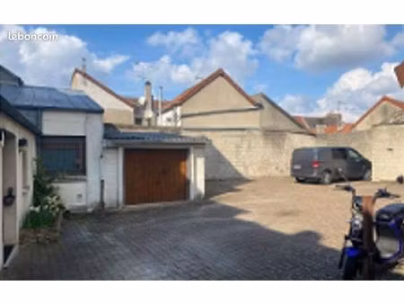 location emplacement de parking moto et voiture