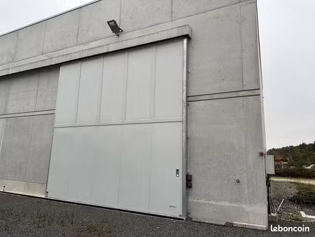 local 299 m² nersac