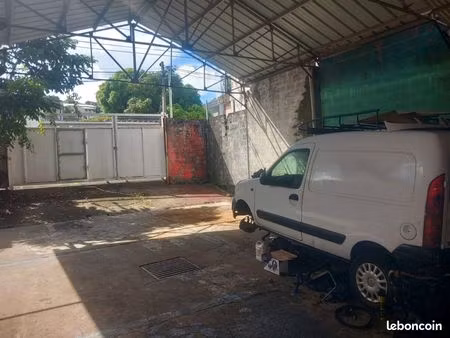 entrepôt parking privé